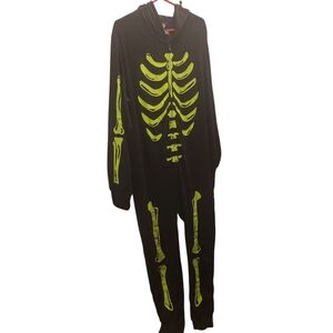 Hyde & EEK Mens 2xl Glow In The Dark Skeleton Costume/ Pajamas with Hoodie